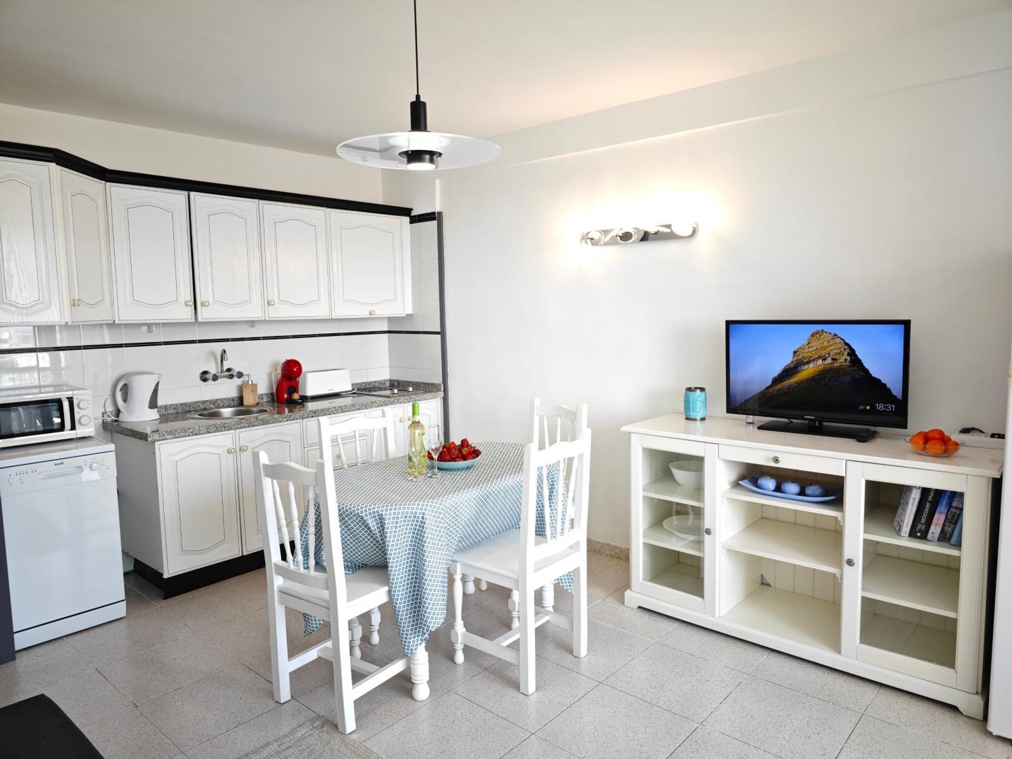 Blanco&Azul - Comfortable Ocean View Apartment Next To The Beach Playa de las Americas  Exterior photo